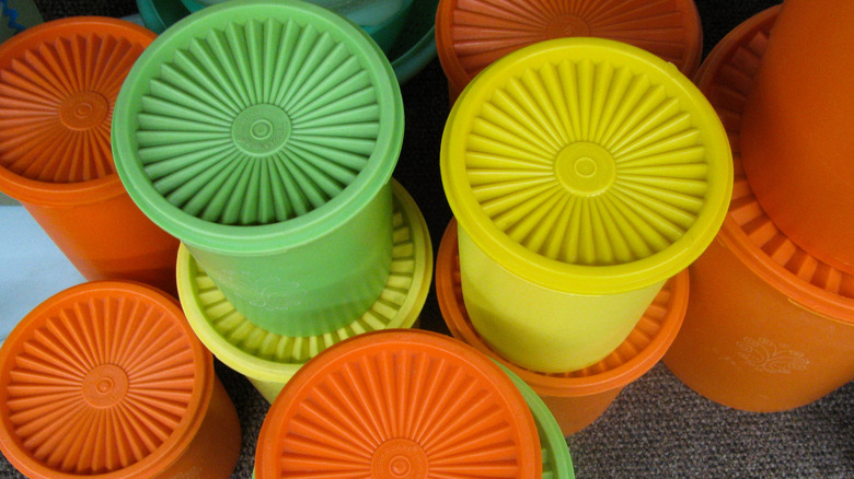Overhead photo of intage Tupperware canisters