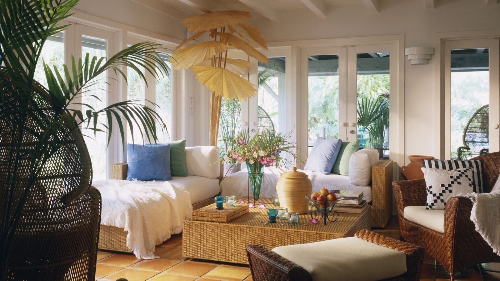 Everyone Owned It In The '80s — Now It's The Elegant Table Decor We ...