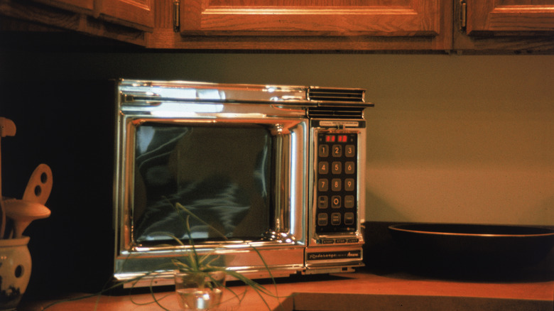 Vintage chrome Amana Radarange microwave