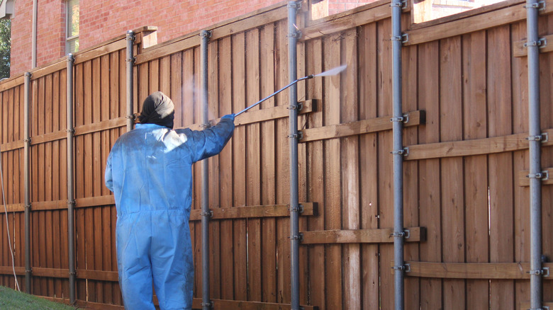 Pressure washing a fence