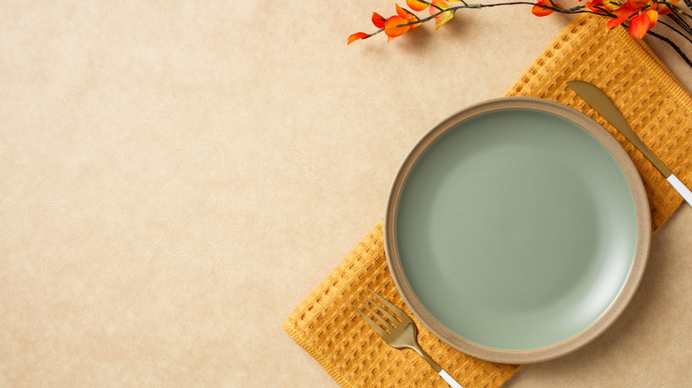 simple tablescape with dinnerware