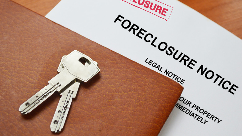 Foreclosure paper notice and keys