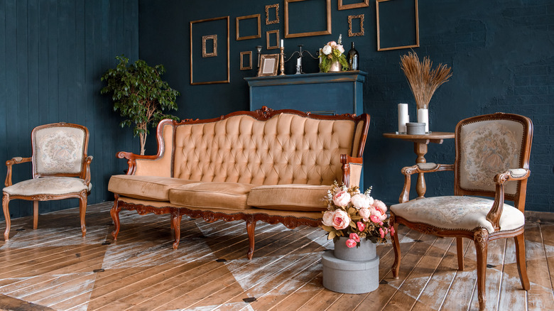 old fashioned living room