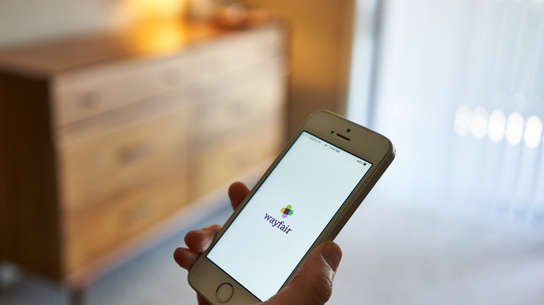 Wayfair app on phone