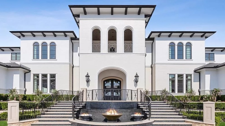 Exterior of Southlake, Texas mansion