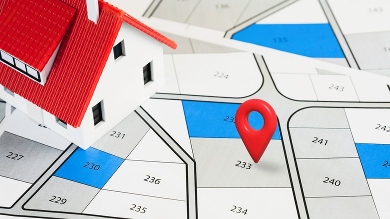 Digitally-rendered property line map