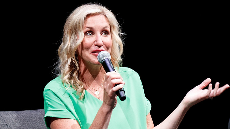 Jenny Marrs speaking at an event