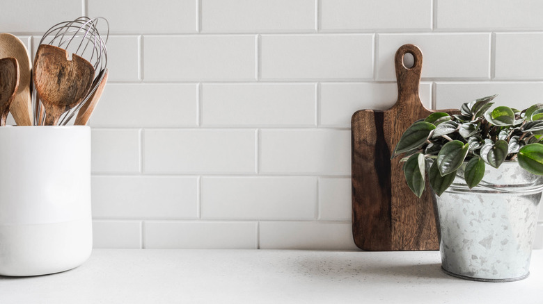 cutting board by backsplash