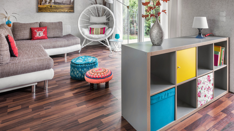 Bright apartment with laminate wood flooring