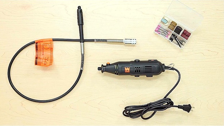 The Wen 23013 variable speed rotary tool and accessories