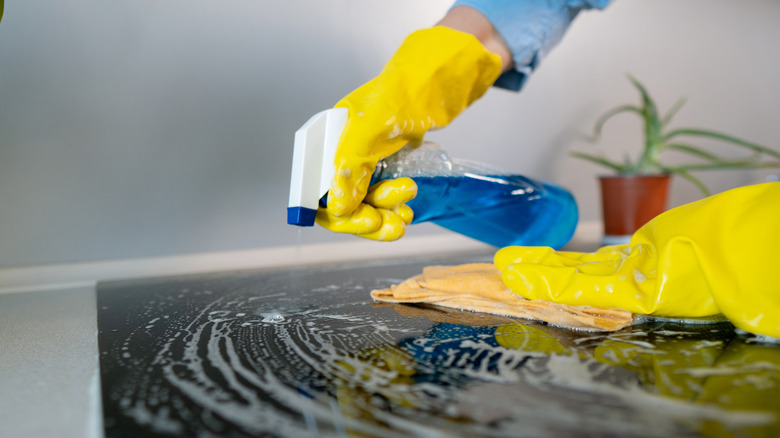 Fighting kitchen stains: effective methods showcasing various ways to tackle stubborn stains on the kitchen stove.