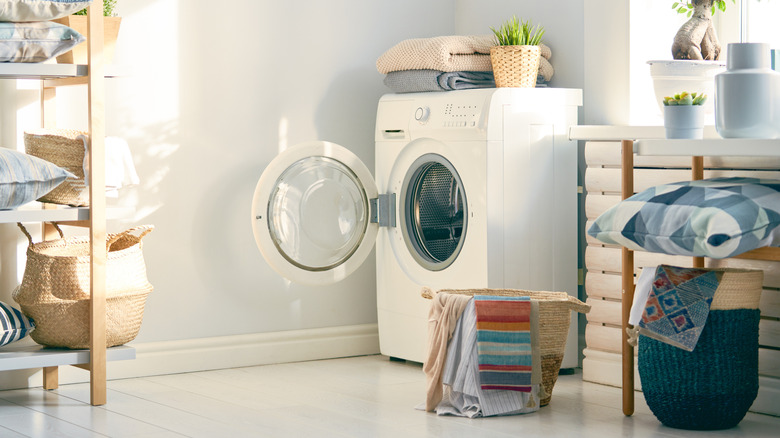 Fully-Automatic Vs. Semi-Automatic Washing Machines: What's The Difference?
