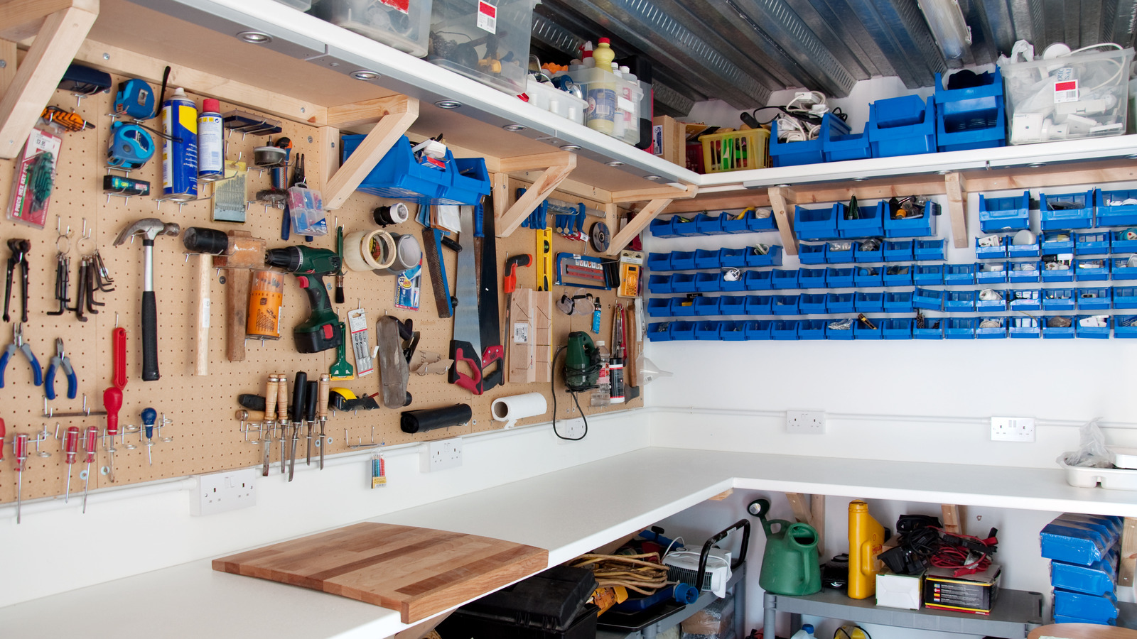 Efficient Garage Storage: DIY Storage Rack with Floating Bins