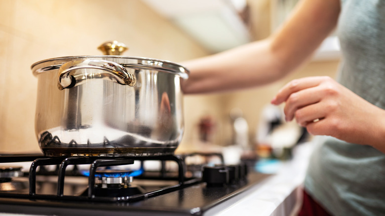 gas stove burner pot boil