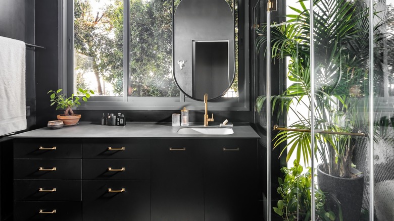 black and gold bathroom