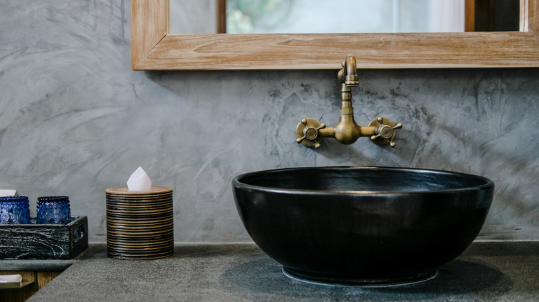 bathroom with vintage elements