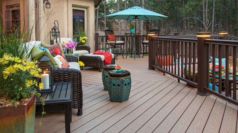 deck railing with lights