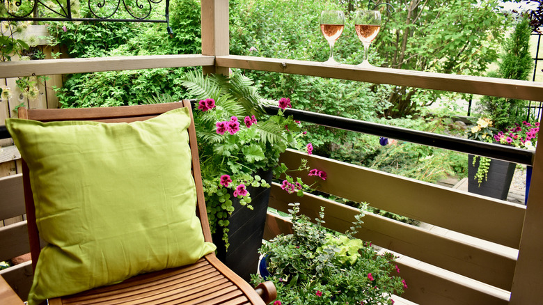 wood deck railing