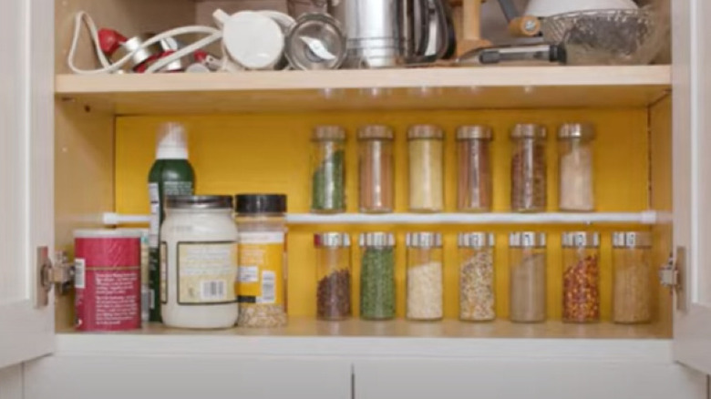 5 Easy Steps to Organize and Simplify Spice Jars - Smallish Home