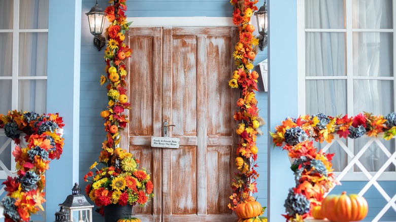 Floral pumpkin garland