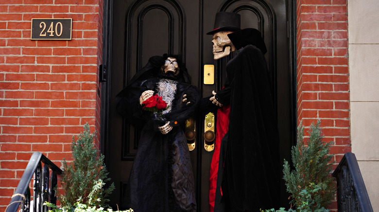 Skeleton couple