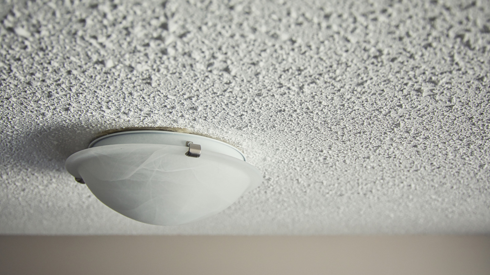 Get Smooth Ceilings Fast With A Useful Tool For Removing Popcorn Texture