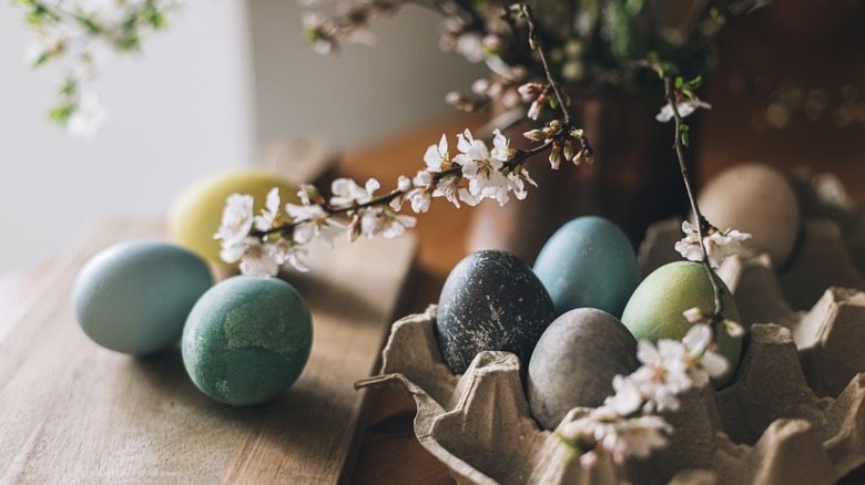 Easter eggs and flowers