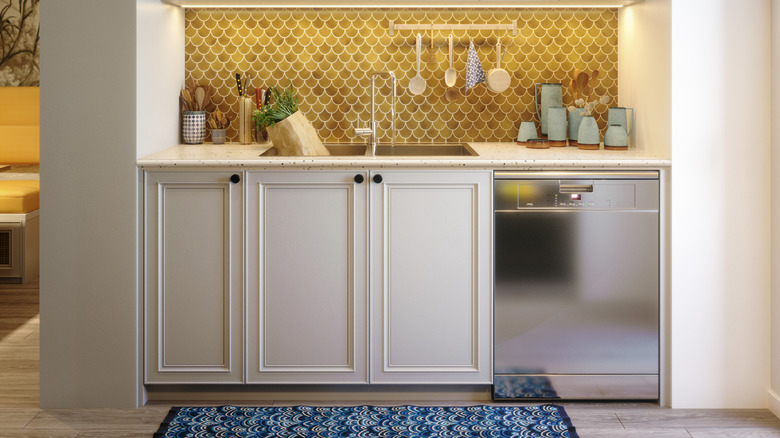 dishwasher in kitchen 