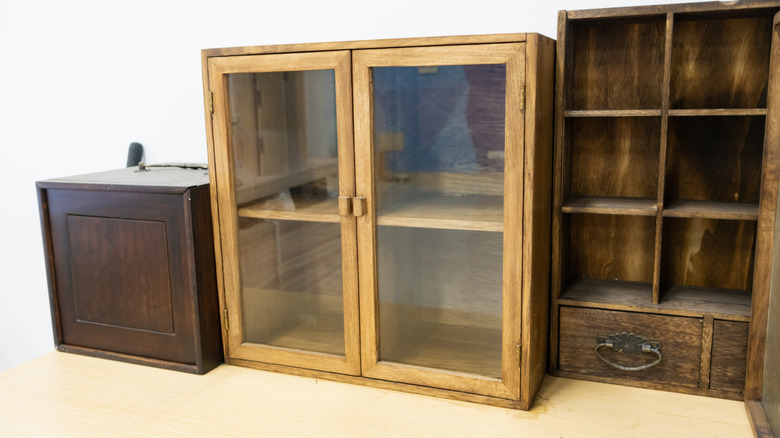 Dissassembled hutch segments