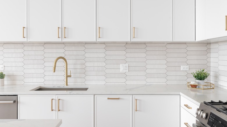quartz backsplash