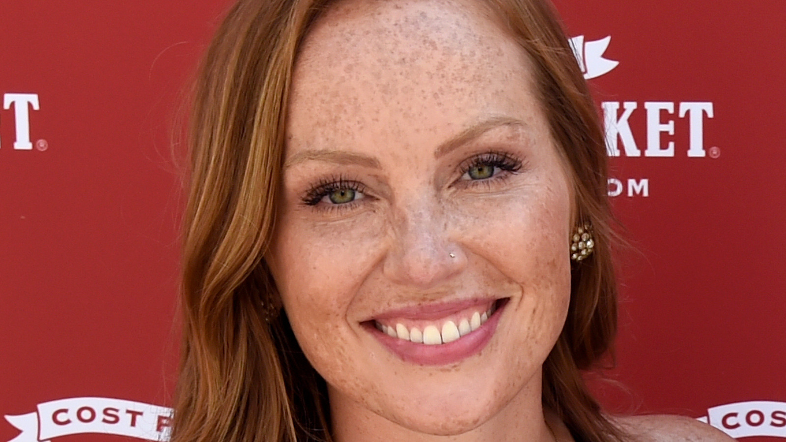 Good Bones Star Mina Starsiak Hawk Shares Her Best Furniture Thrifting Tips