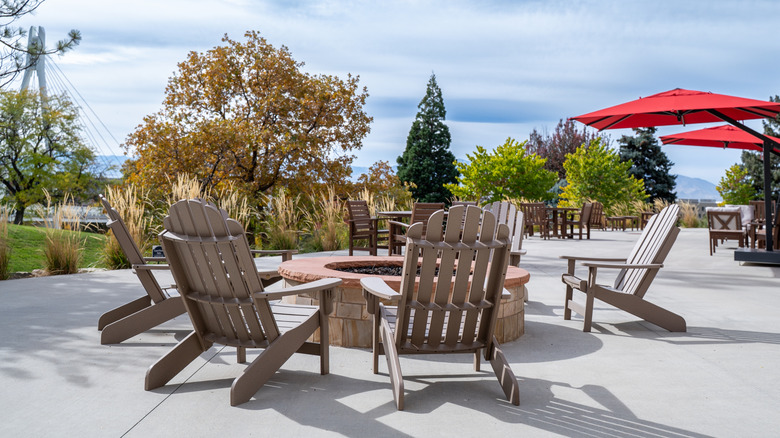 An attractive patio made using concrete pavers