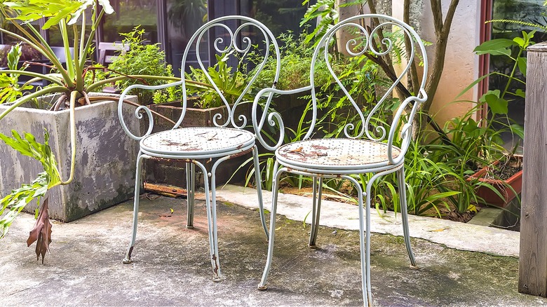 Grab A Potato The Next Time Your Outdoor Furniture Gets Rusty