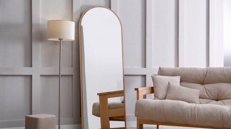 leaning mirror