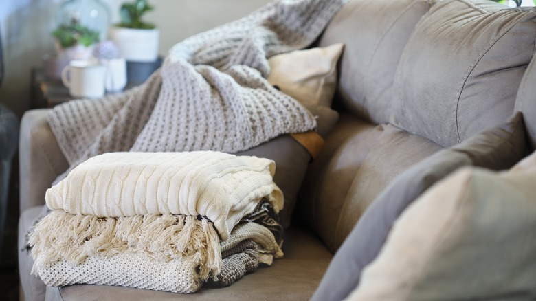 pillows and blankets 