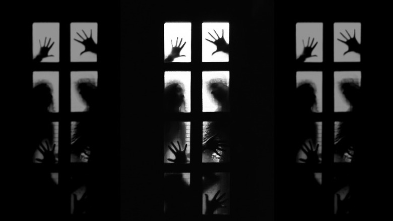 suspense door