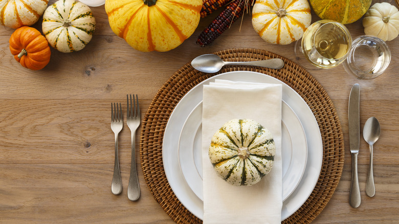 Halloween table decor