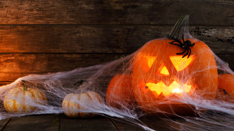 cobweb pumpkin decor