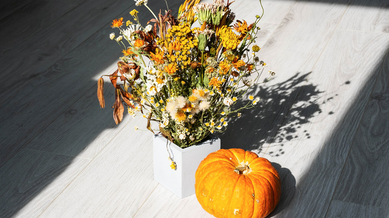 minimalist halloween decor