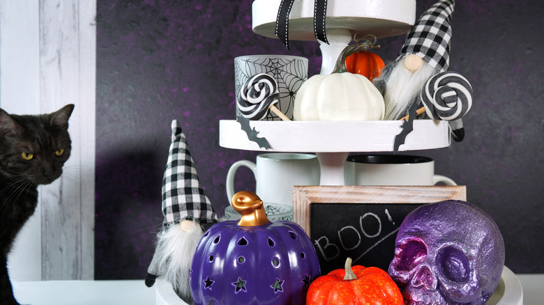 Halloween cupcake stand