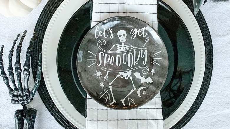 halloween plates