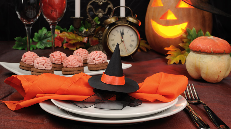 witch hat napkin ring