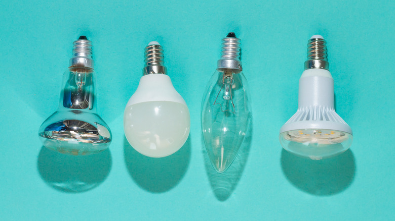LED bulb and halogen lamp