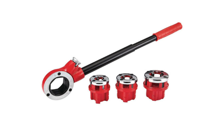 Central Machinery's half-inch to 1 inch Ratcheting Pipe Threader Set on a white background