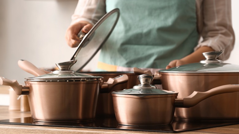 Set of copper cookware