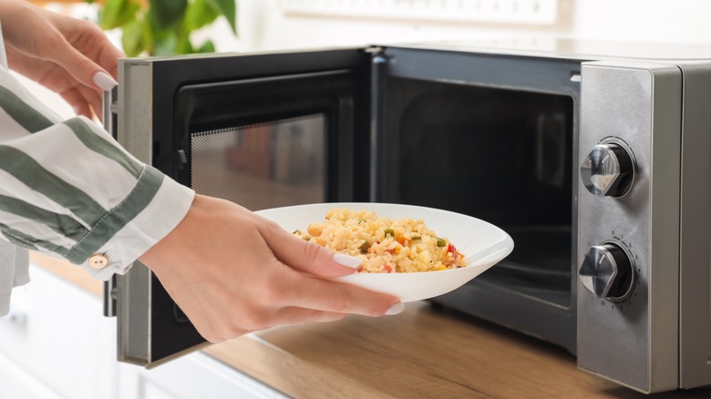 Here Are The Signs Your Microwave Is Too Old