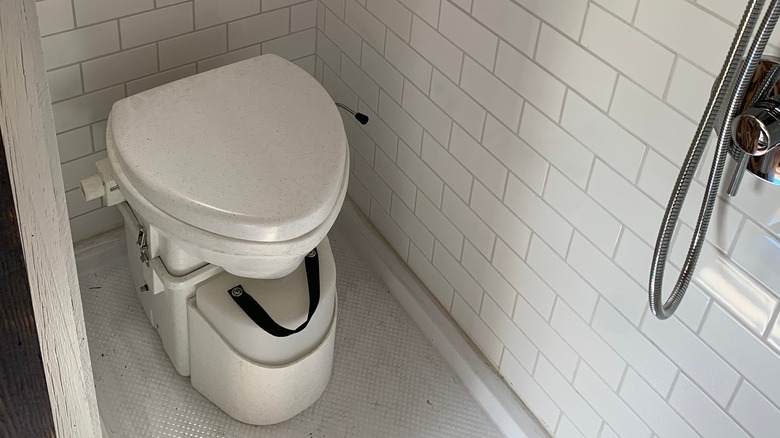 Tiny home composting toilet