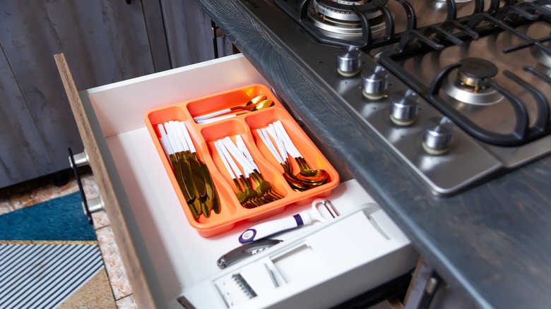 Silverware tray in stove drawer