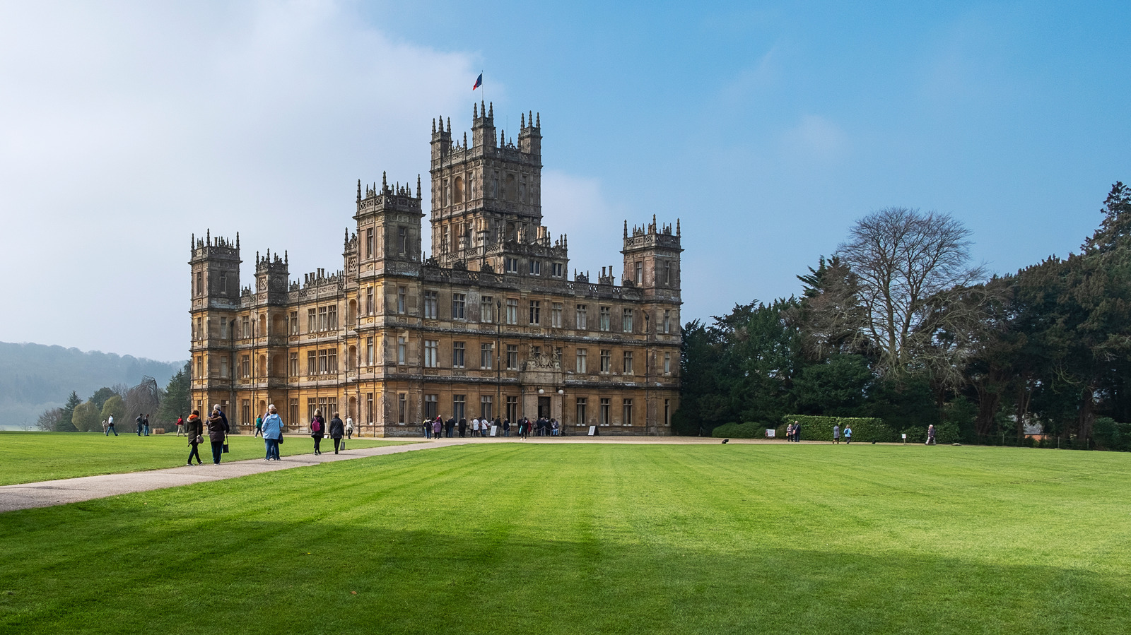 Here's Where You Can Visit The Castle From Downton Abbey