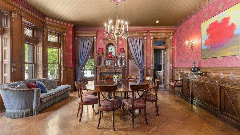 Royal Tenenbaums mansion dining room